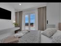 Apartementen Prgo - with view and parking: A1(6), A2(6), A3(4) Makarska - Riviera Makarska  - Appartement - A3(4): slaapkamer