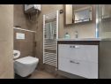 Apartementen Josip - panoramic sea view & parking: A1(4+2) Makarska - Riviera Makarska  - Appartement - A1(4+2): badkamer met toilet
