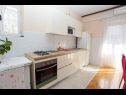 Apartementen Željko - spacious and affordable A1(6+2), SA2(2), SA3(2), SA4(2+1) Makarska - Riviera Makarska  - Appartement - A1(6+2): keuken