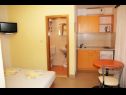 Apartementen Sini - with parking : A1 (4+1), SA2 (2), SA3 (2), A4 (3+1) Makarska - Riviera Makarska  - Studio-appartment - SA3 (2): keuken en eetkamer