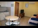 Apartementen Sini - with parking : A1 (4+1), SA2 (2), SA3 (2), A4 (3+1) Makarska - Riviera Makarska  - Appartement - A4 (3+1): eetkamer