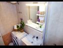 Apartementen Ljubav - with parking : A1(4) Makarska - Riviera Makarska  - Appartement - A1(4): badkamer met toilet