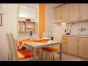 Apartementen Sve - with parking : A2(2+2) Makarska - Riviera Makarska  - Appartement - A2(2+2): keuken en eetkamer