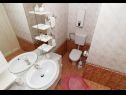 Apartementen Angel - nice garden: A1(4), SA(2) Makarska - Riviera Makarska  - Appartement - A1(4): badkamer met toilet