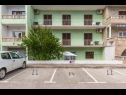 Apartementen en kamers Tattoo - modern & free parking: A1(2+1), A4(2+1), A6(2+1), SA2(3), SA3(3), SA5(3), R(3) Makarska - Riviera Makarska  - parkeerplaats