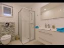 Apartementen Luxury - heated pool, sauna and gym: A1(2), A2(2), A3(4), A4(2), A5(4), A6(2) Makarska - Riviera Makarska  - Appartement - A4(2): badkamer met toilet