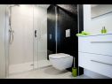 Apartementen Luxury - heated pool, sauna and gym: A1(2), A2(2), A3(4), A4(2), A5(4), A6(2) Makarska - Riviera Makarska  - Appartement - A5(4): badkamer met toilet