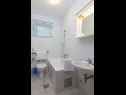 Apartementen Nataša -100m from sea: A1(5), A2(9) Podgora - Riviera Makarska  - Appartement - A2(9): badkamer met toilet