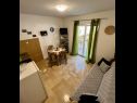 Apartementen Bogomir - 80 m from beach: A1(4+1) Podgora - Riviera Makarska  - Appartement - A1(4+1): woonkamer