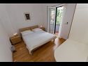 Apartementen Cobra - excellent location: A1(2+2), SA2(2+1), A4(4+2) Tucepi - Riviera Makarska  - Appartement - A1(2+2): slaapkamer