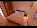 Apartementen Cobra - excellent location: A1(2+2), SA2(2+1), A4(4+2) Tucepi - Riviera Makarska  - Appartement - A4(4+2): slaapkamer