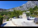 Vakantiehuizen Ned H(4+1) Tucepi - Riviera Makarska  - Kroatië  - parkeerplaats