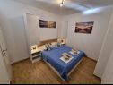 Apartementen Gogi - 100 m from beach: A6(4+1), A1(2+1), A2(2+1), A8(4+2) Zivogosce - Riviera Makarska  - Appartement - A8(4+2): slaapkamer