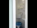Apartementen Sonja - by the sea: A1 Veliki (6+1), A2 Mali(2+1) Zivogosce - Riviera Makarska  - Appartement - A2 Mali(2+1): badkamer met toilet