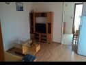 Apartementen Drago - 50 m from sea: A2(2+2) Betina - Eiland Murter  - Appartement - A2(2+2): woonkamer