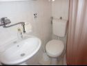 Apartementen Drago - 50 m from sea: A2(2+2) Betina - Eiland Murter  - Appartement - A2(2+2): badkamer met toilet