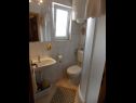 Apartementen Vale - central & 20m to the sea: A1(4), A2(4) Betina - Eiland Murter  - Appartement - A2(4): badkamer met toilet