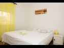 Apartementen Matija - 30 m from sea: A1(4+2), A2(2+2) Jezera - Eiland Murter  - Appartement - A1(4+2): slaapkamer