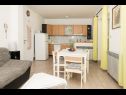 Apartementen Matija - 30 m from sea: A1(4+2), A2(2+2) Jezera - Eiland Murter  - Appartement - A1(4+2): keuken en eetkamer