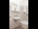 Apartementen Matija - 30 m from sea: A1(4+2), A2(2+2) Jezera - Eiland Murter  - Appartement - A1(4+2): badkamer met toilet