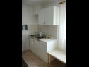 Apartementen Zdravko - 150 m from sandy beach: SA1(3), SA2(3), A3(5) Duce - Riviera Omis  - Appartement - A3(5): keuken