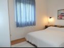 Apartementen Mari - 40 m from sea: A1(4), A2(2+2), SA3(2) Krilo Jesenice - Riviera Omis  - Appartement - A2(2+2): slaapkamer