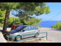 Vakantiehuizen Kuzma - sea view H(8+2) Lokva Rogoznica - Riviera Omis  - Kroatië  - parkeerplaats