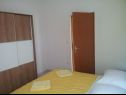 Apartementen Vana - sea view A1(2+2), A2(2+2) Lokva Rogoznica - Riviera Omis  - Appartement - A1(2+2): slaapkamer