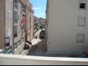 Apartementen Ružica - 500 m from sea: A1(4+2) Omis - Riviera Omis  - uitzicht vanaf balkon (huis en omgeving)