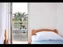 Apartementen Toma - 200 m from beach: A1(2+2), SA2(2+1), A3(2+2), SA4(2+1) Omis - Riviera Omis  - Appartement - A1(2+2): slaapkamer