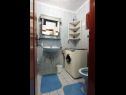 Apartementen Šera - 50 m from beach: A1(4), A2(4), A3(2+2) Pisak - Riviera Omis  - Appartement - A1(4): badkamer met toilet