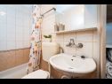 Apartementen Bari - 140 m from beach: A1(4+1), A2(4), A3(2+2) Mandre - Eiland Pag  - Appartement - A2(4): badkamer met toilet