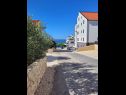 Apartementen Mare - 50 m from beach: A1 Mijo (6+1), A2 Petar (2+2), A3 Katja (2+2) Mandre - Eiland Pag  - detail (huis en omgeving)