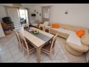 Apartementen Kety - cosy with balcony: A1(2+2) Novalja - Eiland Pag  - Appartement - A1(2+2): eetkamer