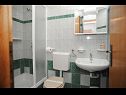 Apartementen NATALI - with swimming pool A1(4+2), A2(2+2), SA3(2), SA4(2+2), A5(4+2), A6(2+2), SA7(2), SA8(2+2) Novalja - Eiland Pag  - Studio-appartment - SA7(2): badkamer met toilet