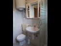 Apartementen Branko A1(4+2), A3(4+2), A4(2+2) Povljana - Eiland Pag  - Appartement - A3(4+2): badkamer met toilet