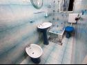 Apartementen Ljubo - 15m from the sea: A1(4+4), SA2(5+1) Stara Novalja - Eiland Pag  - Appartement - A1(4+4): badkamer met toilet