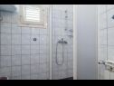 Apartementen Krešo - 100 m from sea A1 desni(4), A2 lijevi(5), A3(2) Tkon - Eiland Pasman  - Appartement - A1 desni(4): badkamer met toilet
