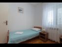 Apartementen Krešo - 100 m from sea A1 desni(4), A2 lijevi(5), A3(2) Tkon - Eiland Pasman  - Appartement - A2 lijevi(5): slaapkamer