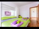 Apartementen Nada- sea view: A1 - Ljubičasti (4+2), A2 - Crveni (4+2) Banjol - Eiland Rab  - Appartement - A1 - Ljubičasti (4+2): slaapkamer