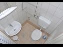 Apartementen Petar - 6m from the sea: A1(4), A3(2) Barbat - Eiland Rab  - Appartement - A3(2): badkamer met toilet