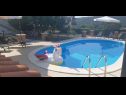Apartementen Robi- swimming pool and beautiful garden A1-žuti(5), A2-crveni(5), A3(3+1) Kampor - Eiland Rab  - Appartement - A3(3+1): zwembad