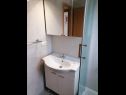 Apartementen Coastal home - 10 m from the sea: A1(4+1), A2(2), A3(2+2), A4(4+1), A5(4+1) Supetarska Draga - Eiland Rab  - Appartement - A3(2+2): badkamer met toilet