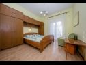 Apartementen Coastal home - 10 m from the sea: A1(4+1), A2(2), A3(2+2), A4(4+1), A5(4+1) Supetarska Draga - Eiland Rab  - Appartement - A5(4+1): slaapkamer
