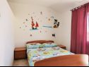 Apartementen Jaki - 150 m from beach A1(4), SA2(2+1), A3(4), A4(4), SA5(3) Orebic - Schiereiland Peljesac  - Appartement - A4(4): slaapkamer