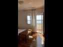 Apartementen en kamers Dalibor - 5m from the sea with parking: SA3(2), SA4(2), A5(2+2), A6(2+1), A7(4) Lukovo Sugarje - Riviera Senj  - Appartement - A7(4): slaapkamer