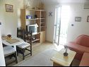 Apartementen Ana - 5 m from beach: A1 Plavi(2+2), A2 Rozi(2+2) Ribarica - Riviera Senj  - Appartement - A2 Rozi(2+2): woonkamer