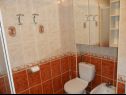 Apartementen Zlato - with pool : SA1 Murva (2), A3 Lovor (4), A4 Mendula (2+1), SA5 Maslina (2) Senj - Riviera Senj  - Appartement - A3 Lovor (4): badkamer met toilet