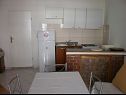 Apartementen Vito - 10 m from sea: A1(4), A2(4) Brodarica - Riviera Sibenik  - Appartement - A2(4): keuken en eetkamer