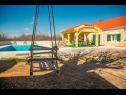 Vakantiehuizen Villa Karaga - with private pool: H(8+1) Ljubotic - Riviera Sibenik  - Kroatië  - tuin